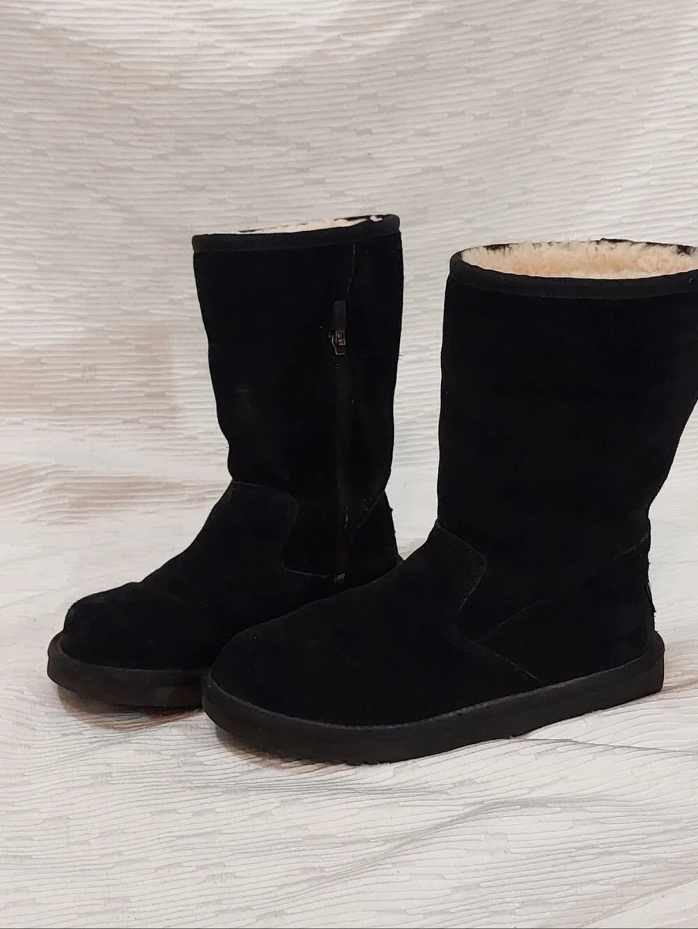 UGG Black Suede Shearling-Lined Winter Boots Size 4